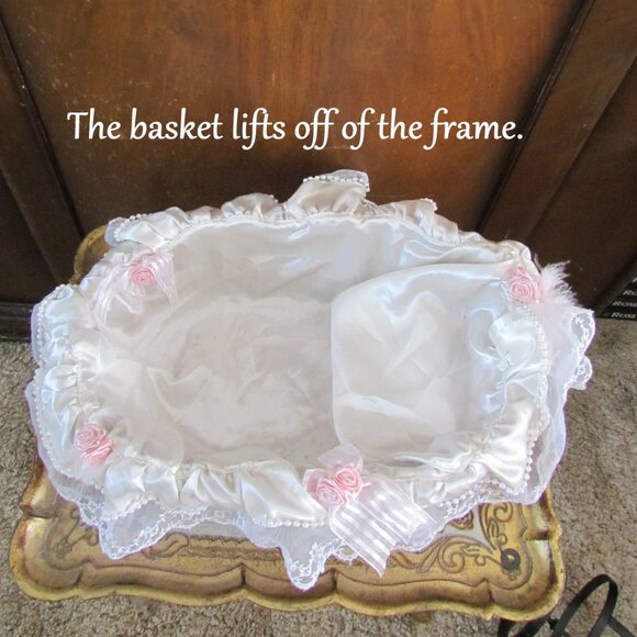 BABY DOLL BUGGY, MUSICAL VINTAGE IRON WHEELED CARRIAGE, LACY BEDLINENS in BASKET - Picture 5 of 7